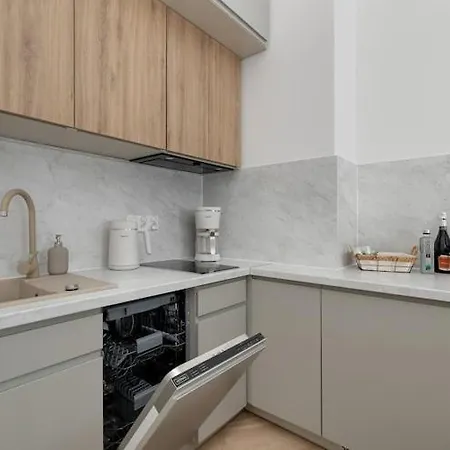 דירה Apartment, Indoor Pool, Close To The *