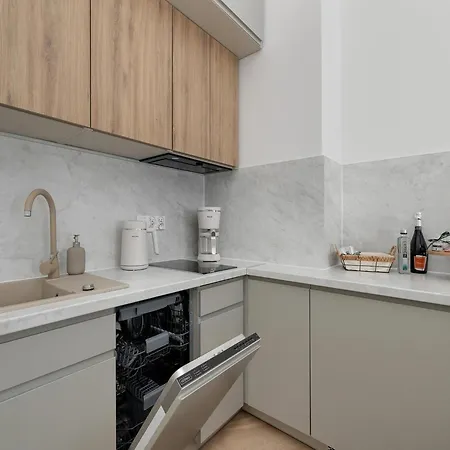 Apartment, Indoor Pool, Close To The דירה