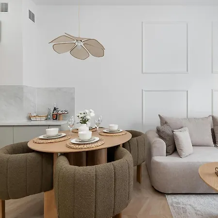 דירה Apartment, Indoor Pool, Close To The פוביירובו