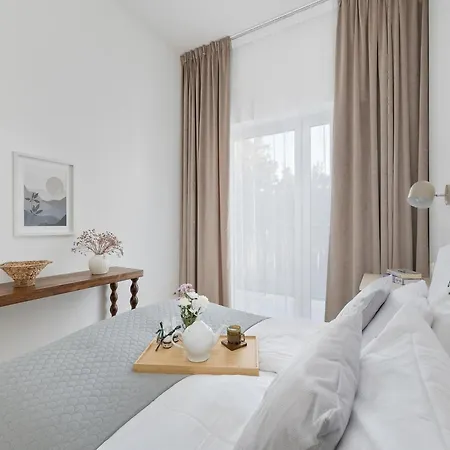 Apartment, Indoor Pool, Close To The דירה